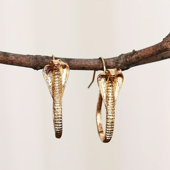 Elegant Gold Snake Earrings - Picture 5 of 7